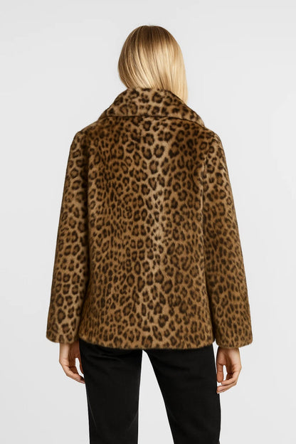 Giacca corta effetto pelliccia con stampa leopardata
