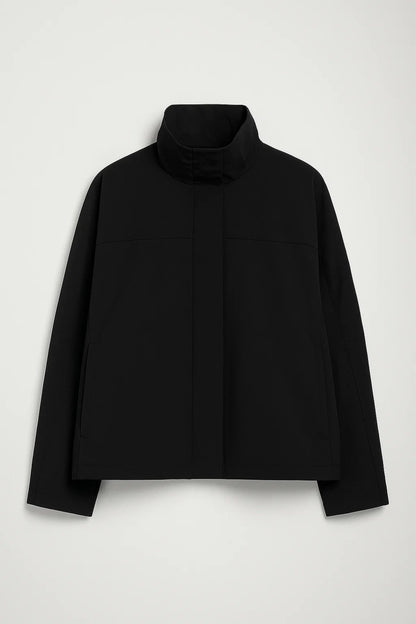 Giacca minimalista con collo alto
