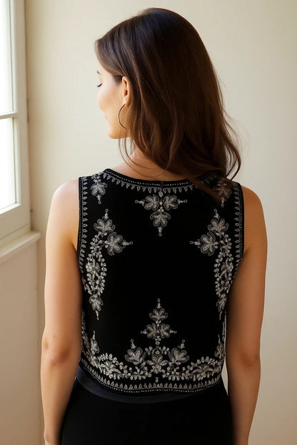 Gilet ricamato nero | Dettagli floreali | Stile boho chic