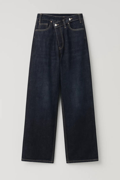 Jeans a gamba larga con vita alta e dettaglio crossover