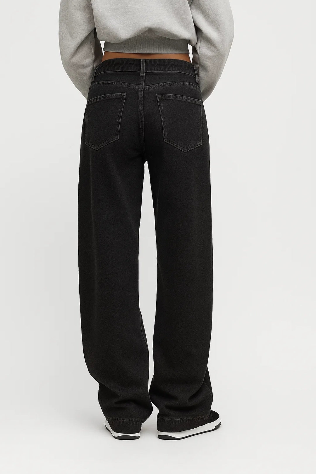 Jeans ampi con taglio dritto a vita alta