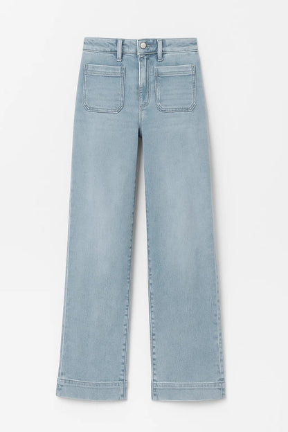 Jeans ampio con tasche frontali