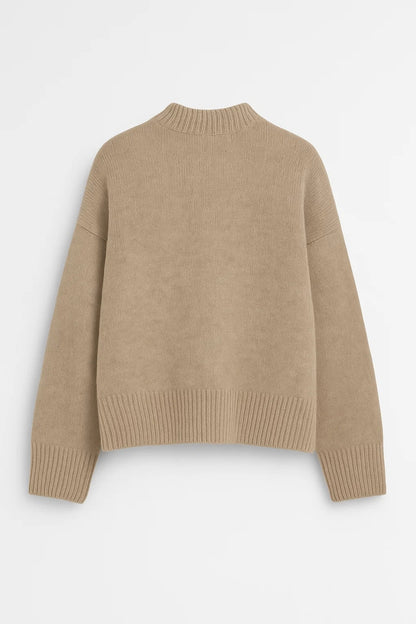 Maglione a collo alto con taglio dritto