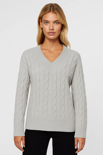Maglione con scollo a V e lavorazione a trecce