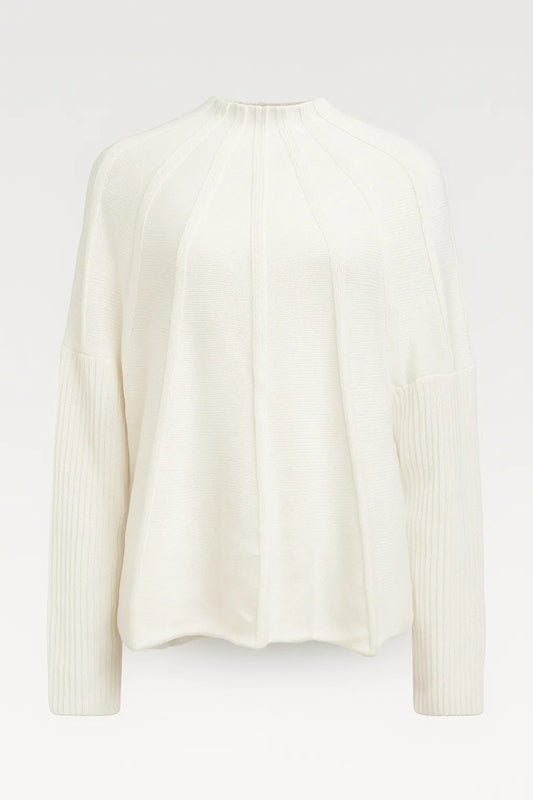 Maglione strutturato con collo alto morbido