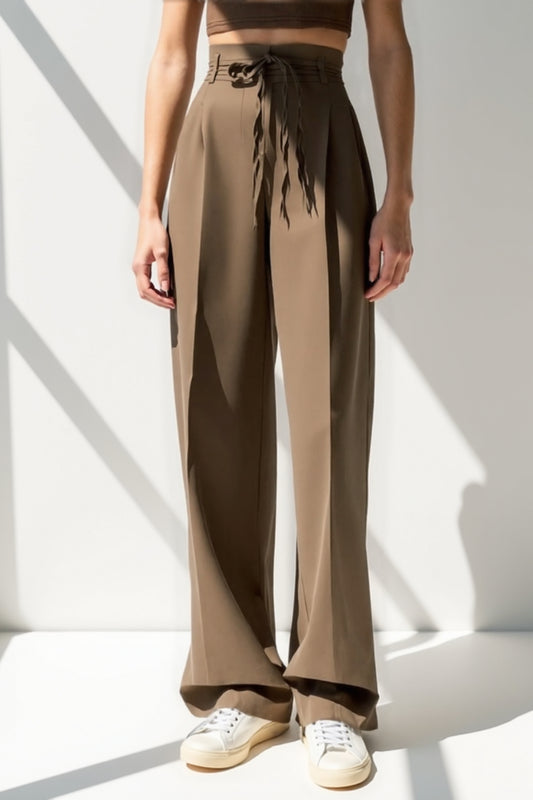 Pantaloni a vita alta con cintura intrecciata | Gamba larga | Eleganti e fluidi
