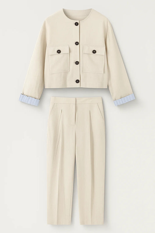 Set con giacca corta e pantaloni a pinces | Stile elegante e moderno