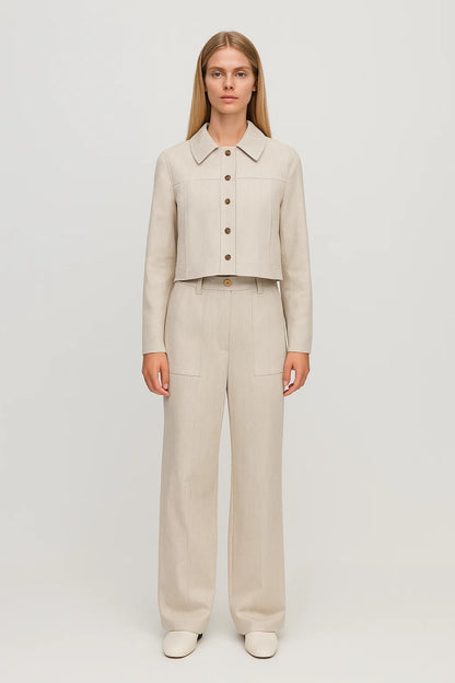 Set con giacca corta e pantaloni larghi | Stile pulito e contemporaneo