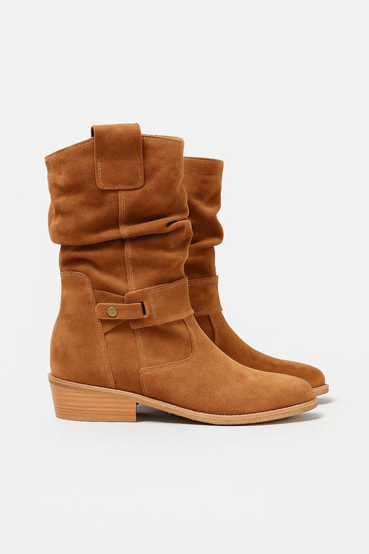 Stivaletti con tacco basso e gambale morbido