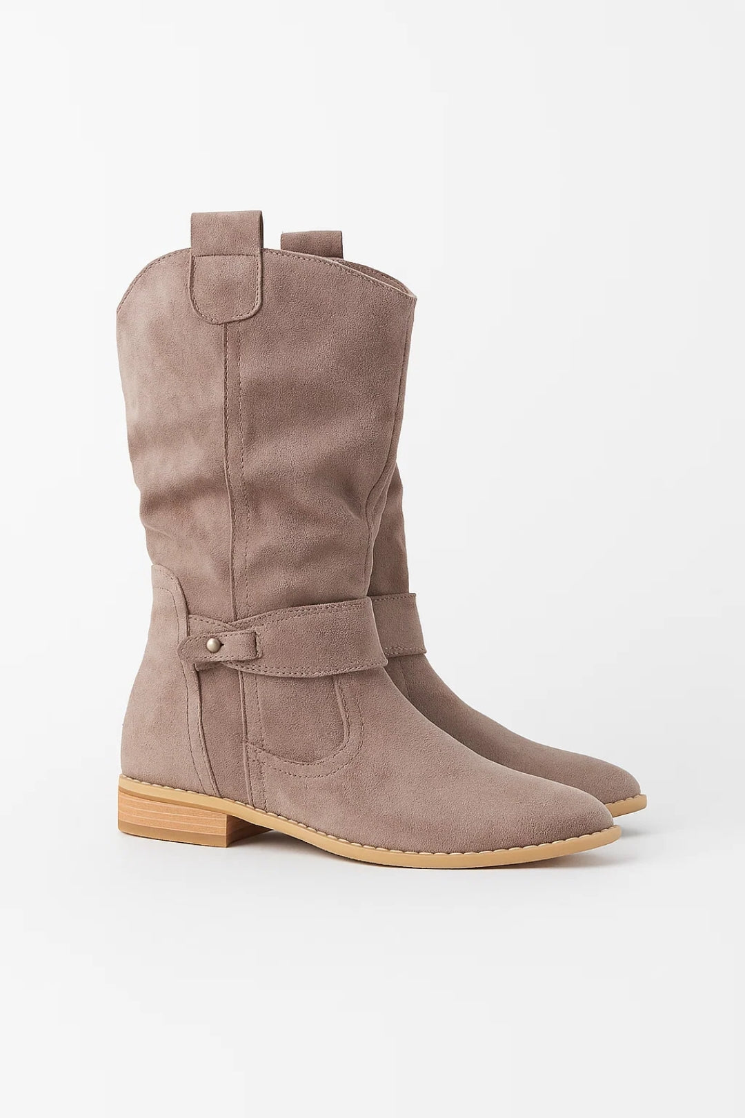 Stivaletti con tacco basso e gambale morbido