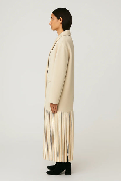 Cappotto lungo beige con frange | Eleganza moderna e originale