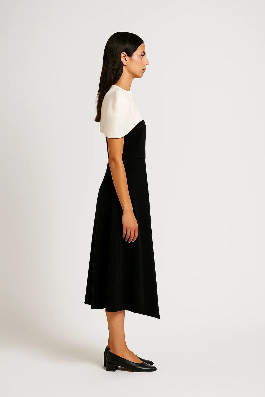 Abito Midi Bicolore | Nero e Bianco | Taglio Asimmetrico Elegante