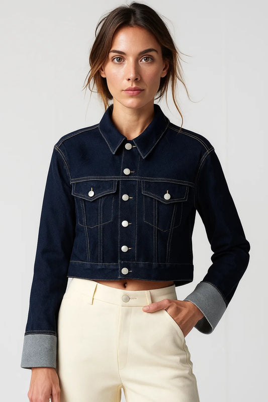 Giacca corta in denim scuro | Stile casual con bottoni a contrasto