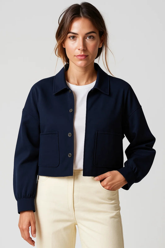 Giacca corta con tasche frontali | Linea pulita e casual