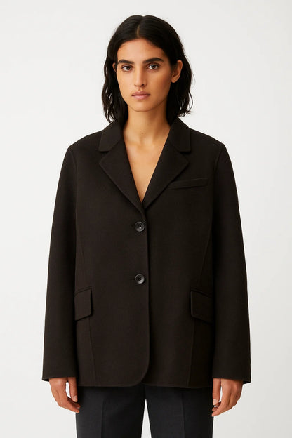 Blazer con revers classici e bottoni frontali