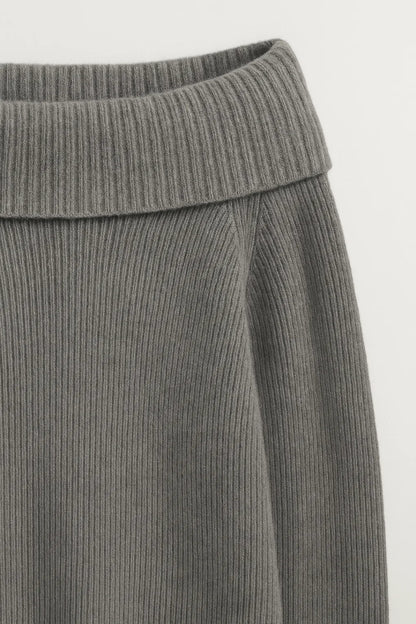 Maglione elegante con scollo a barca e maniche lunghe
