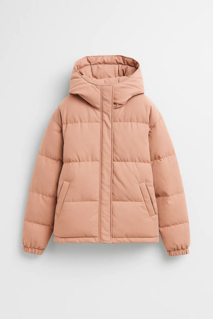 Piumino imbottito con cappuccio | Disponibile in verde salvia e rosa cipria