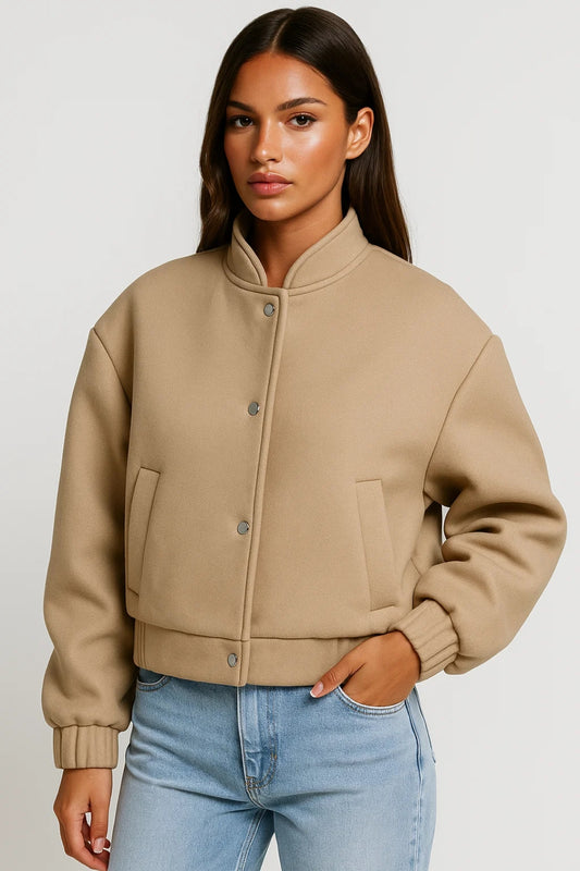 Giacca corta imbottita con collo alto | Beige | Chiusura a bottoni